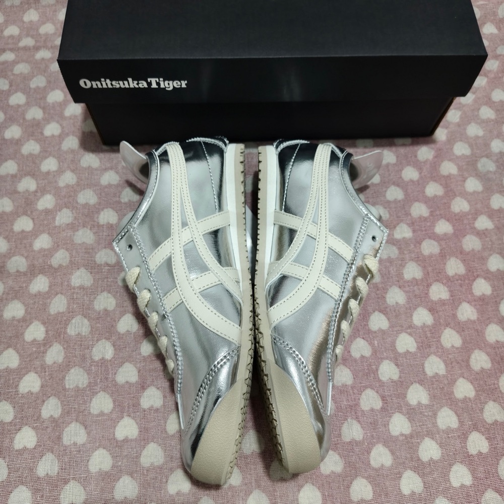 Onitsuka Tiger Metallic Silver & Cream Kids Sneakers - Picture 5 of 13